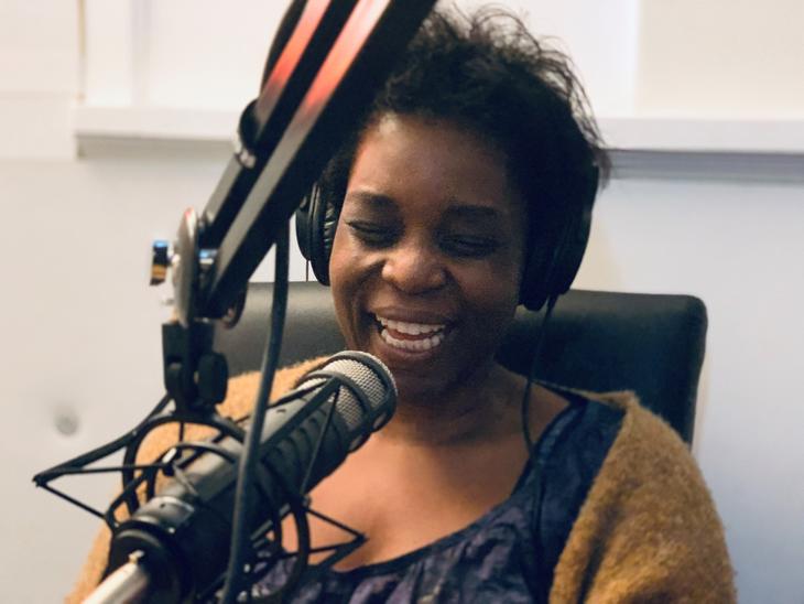 Jørund og Stig snakker med Hasifah.jpg (content)