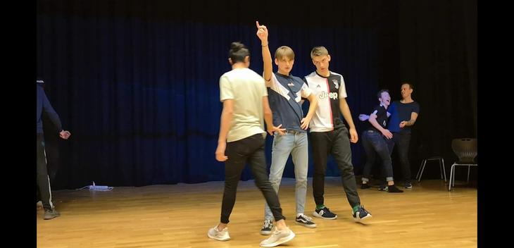 Russerevy Revyøving3.jpg (content)